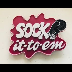 School Spirit “Sock it-to-em!” Button Pin